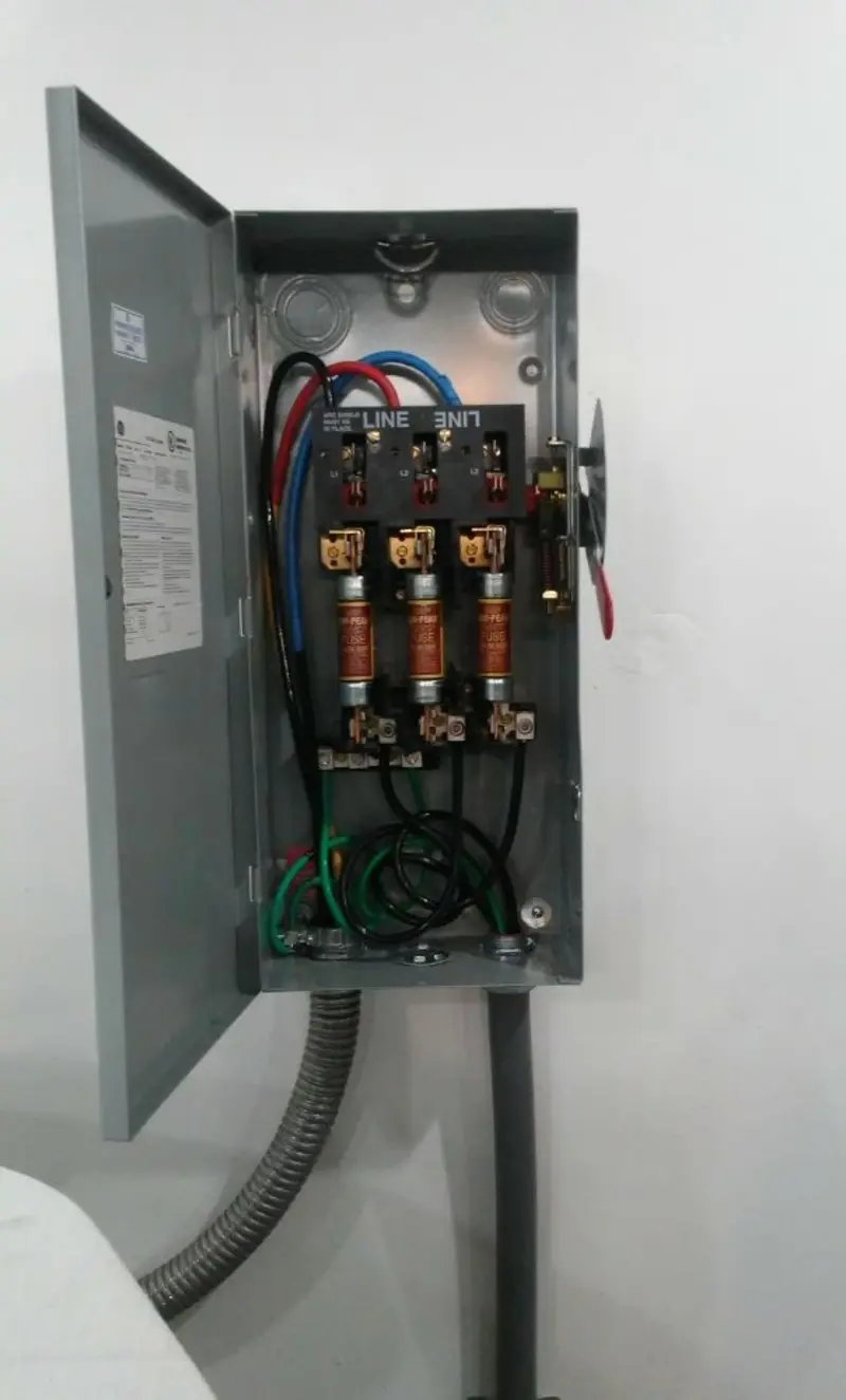 Three-phase disconnect switch installed for Electrical Wiring & Rewiring in Herrin